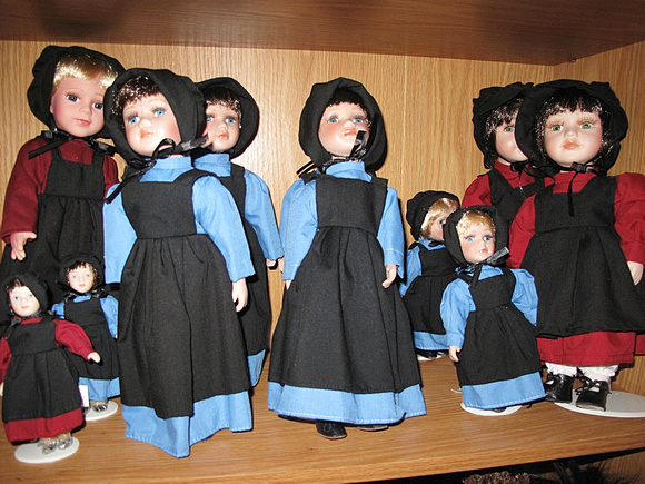 Amish Dolls: April 26